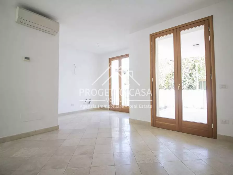 Immagine 6 di Casa indipendente in vendita  in VIA VERDI a Camaiore