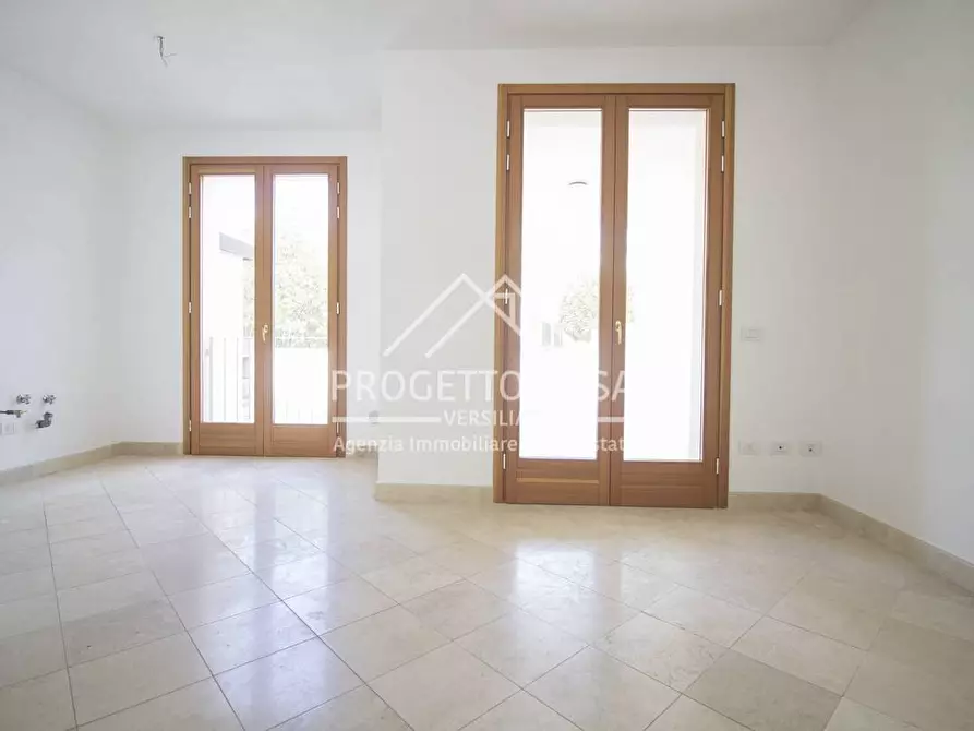 Immagine 8 di Casa indipendente in vendita  in VIA VERDI a Camaiore
