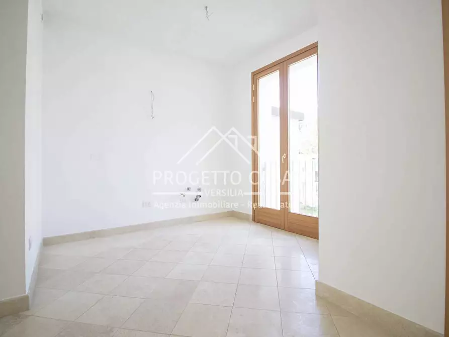Immagine 9 di Casa indipendente in vendita  in VIA VERDI a Camaiore
