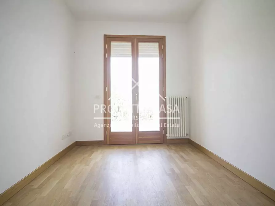 Immagine 27 di Casa indipendente in vendita  in VIA VERDI a Camaiore
