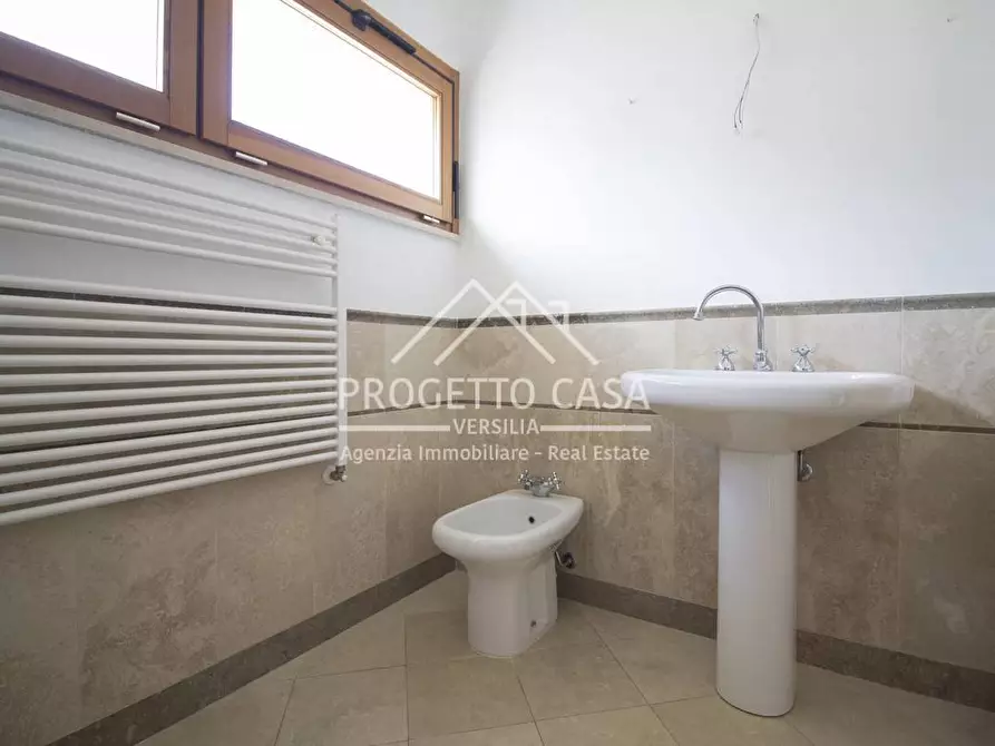 Immagine 32 di Casa indipendente in vendita  in VIA VERDI a Camaiore