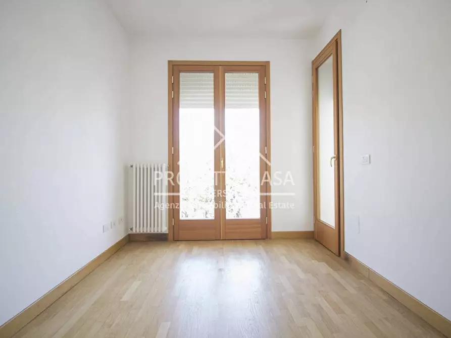 Immagine 36 di Casa indipendente in vendita  in VIA VERDI a Camaiore