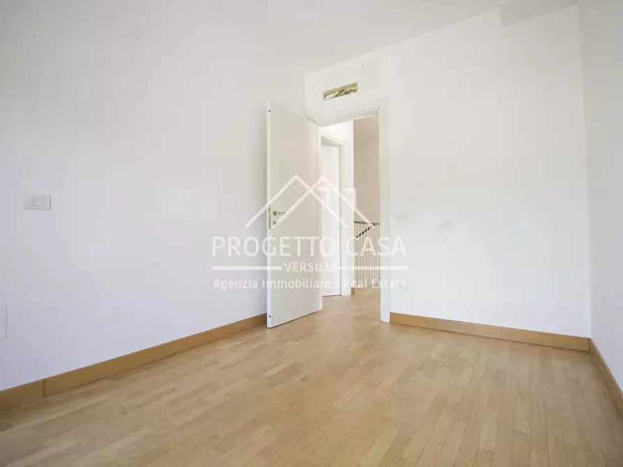 Immagine 38 di Casa indipendente in vendita  in VIA VERDI a Camaiore