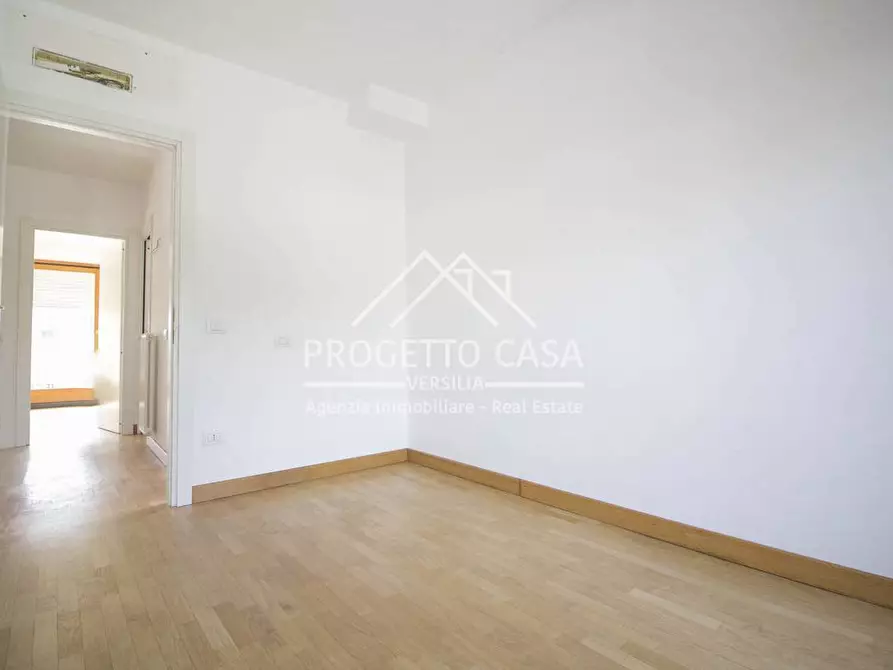 Immagine 40 di Casa indipendente in vendita  in VIA VERDI a Camaiore