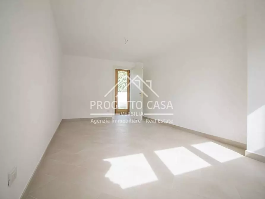 Immagine 42 di Casa indipendente in vendita  in VIA VERDI a Camaiore