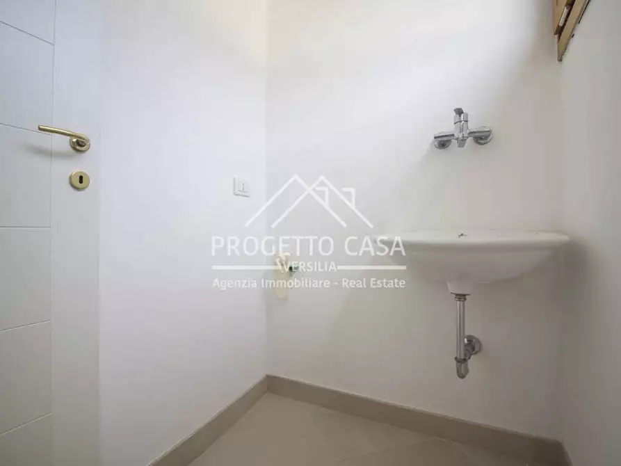 Immagine 44 di Casa indipendente in vendita  in VIA VERDI a Camaiore