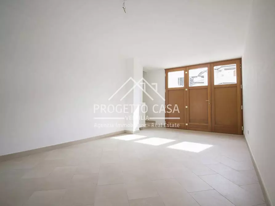 Immagine 45 di Casa indipendente in vendita  in VIA VERDI a Camaiore
