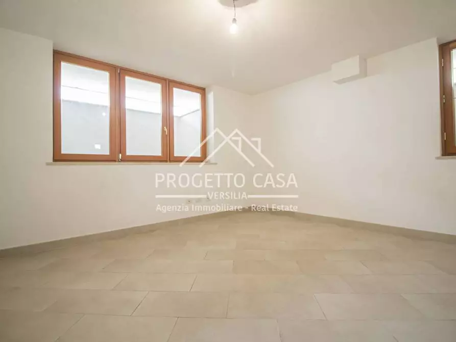Immagine 48 di Casa indipendente in vendita  in VIA VERDI a Camaiore
