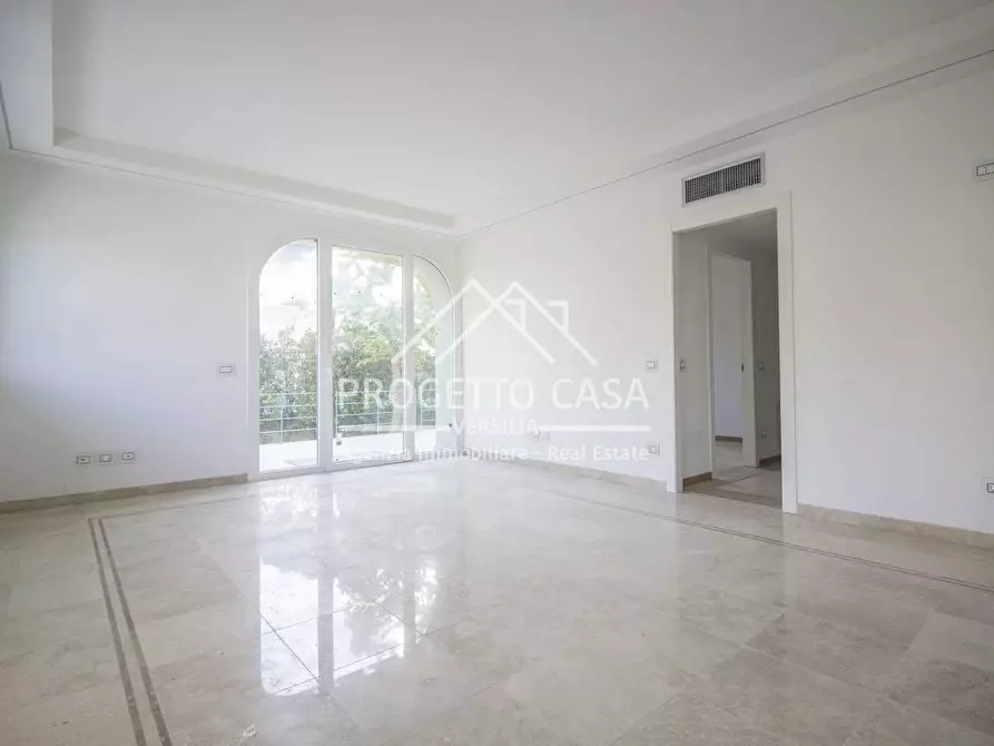 Immagine 5 di Appartamento in vendita  in VIA GENOVA a Viareggio
