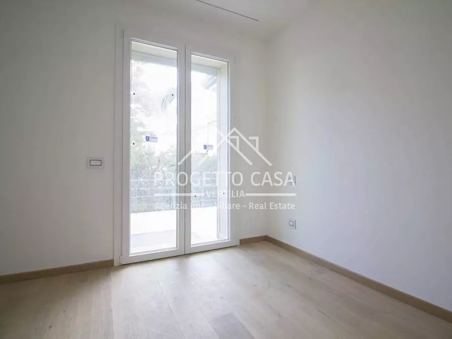 Immagine 9 di Appartamento in vendita  in VIA GENOVA a Viareggio