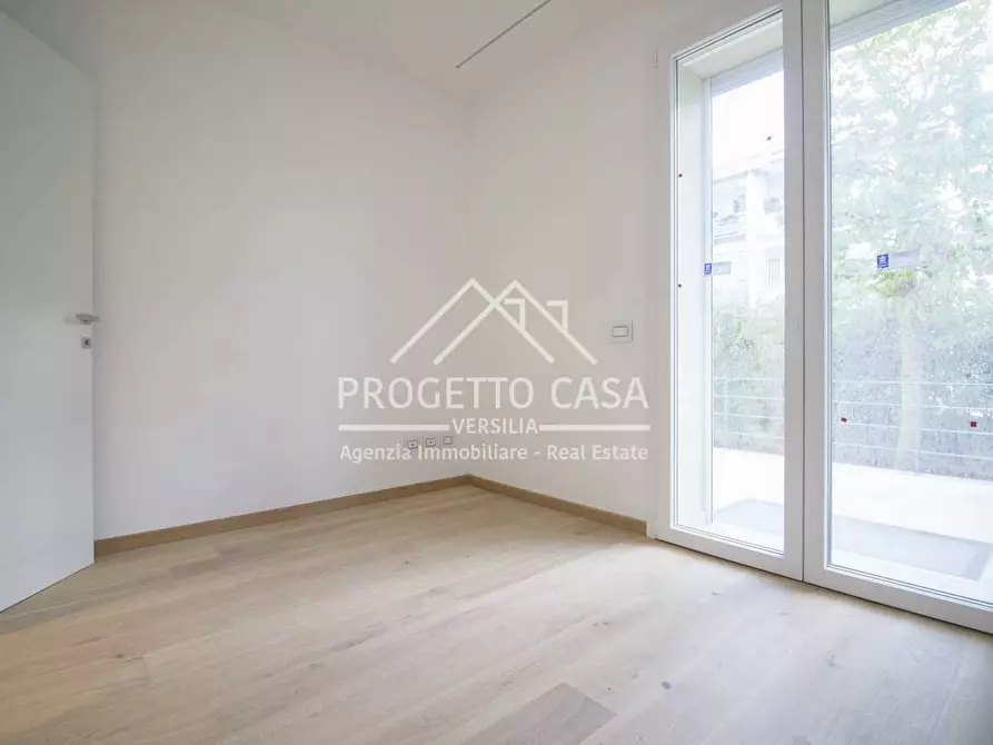 Immagine 11 di Appartamento in vendita  in VIA GENOVA a Viareggio