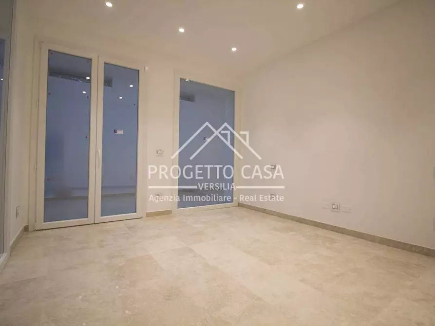 Immagine 30 di Appartamento in vendita  in VIA GENOVA a Viareggio
