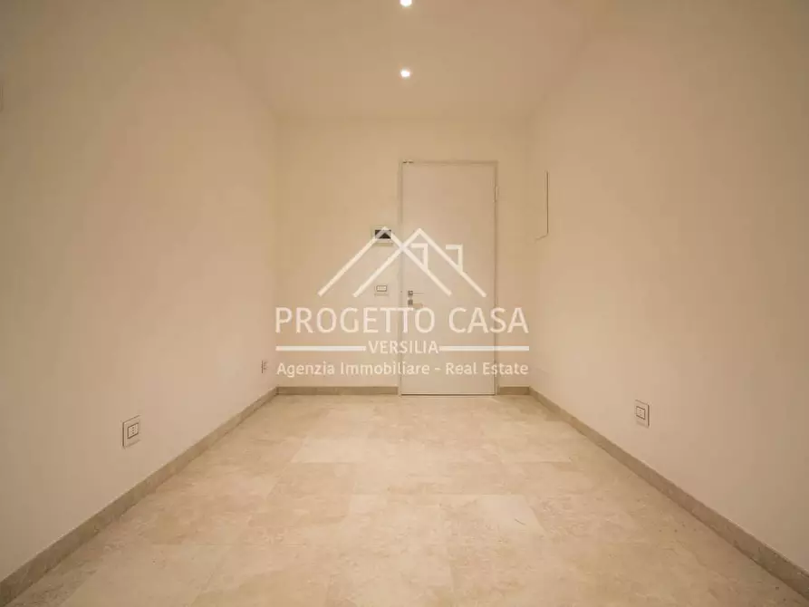Immagine 37 di Appartamento in vendita  in VIA GENOVA a Viareggio