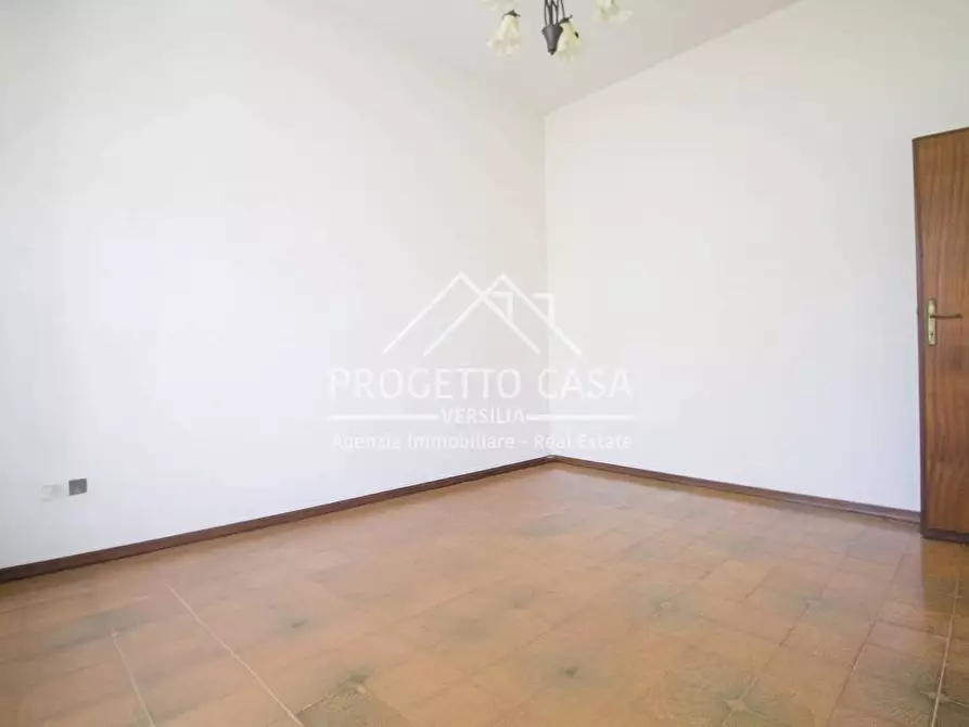 Immagine 26 di Appartamento in vendita  in VIA CORRIDONI a Viareggio