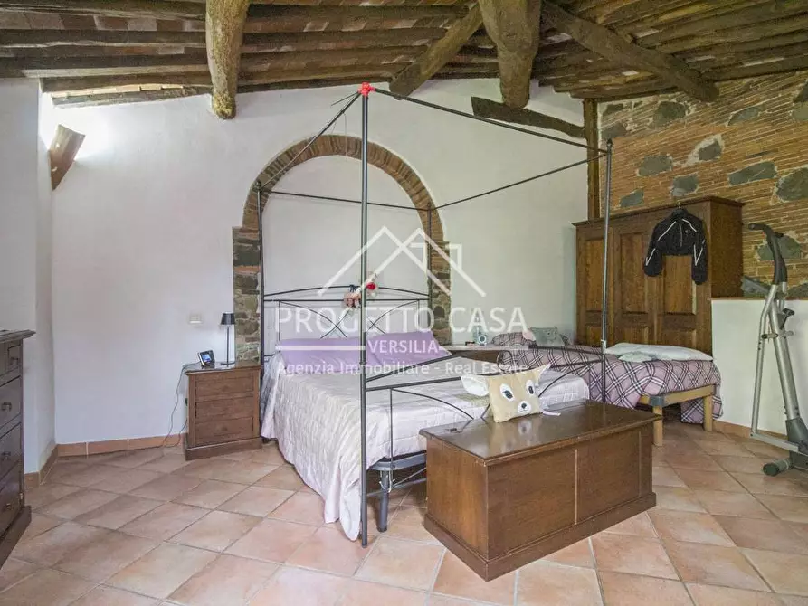 Immagine 11 di Casa indipendente in vendita  in VIA DI CACETTO a Pietrasanta