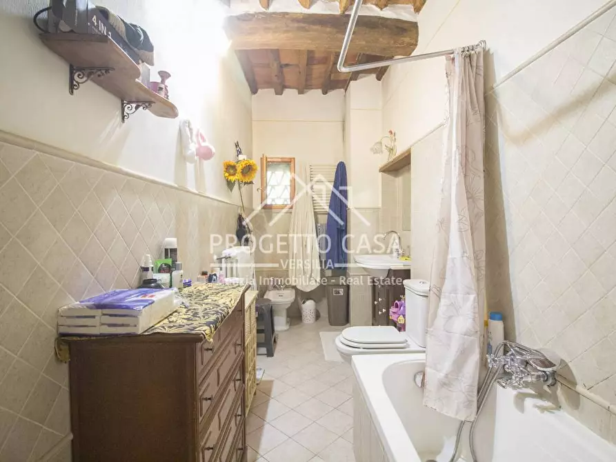 Immagine 14 di Casa indipendente in vendita  in VIA DI CACETTO a Pietrasanta