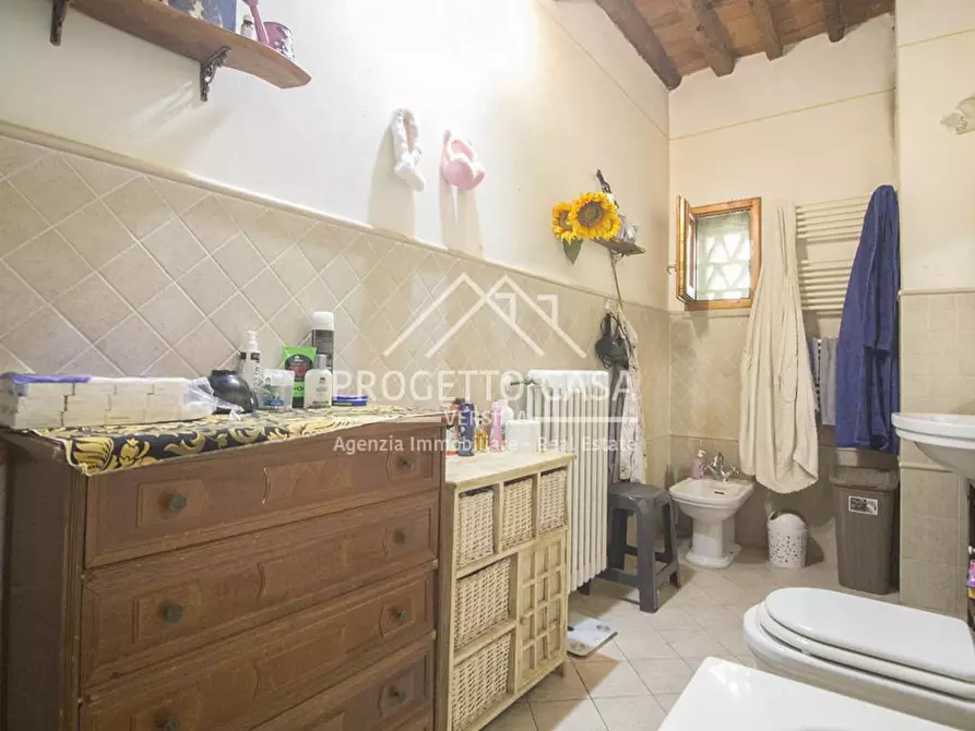 Immagine 15 di Casa indipendente in vendita  in VIA DI CACETTO a Pietrasanta