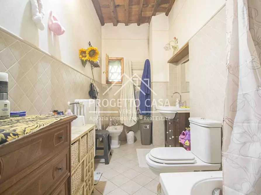 Immagine 16 di Casa indipendente in vendita  in VIA DI CACETTO a Pietrasanta