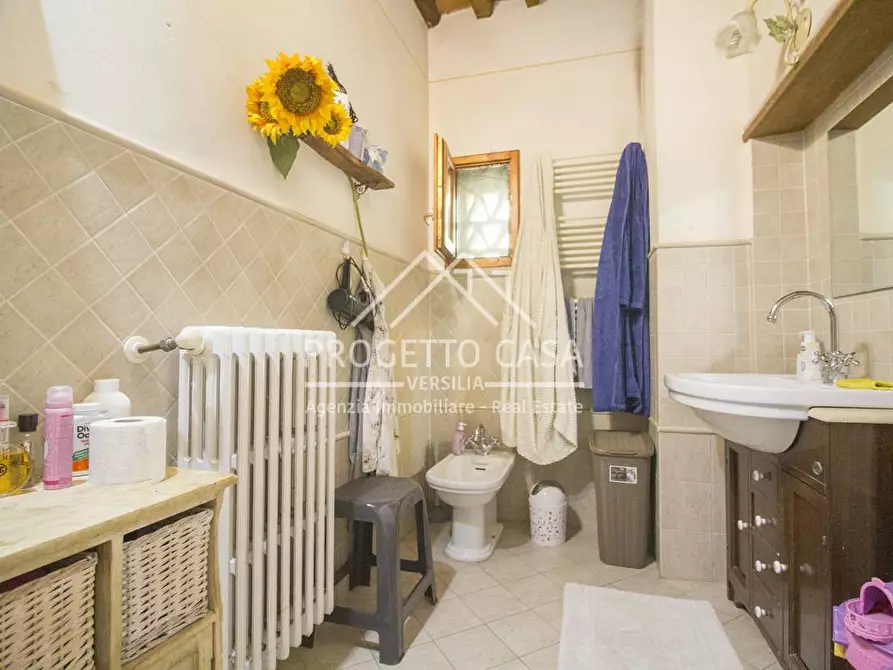 Immagine 17 di Casa indipendente in vendita  in VIA DI CACETTO a Pietrasanta