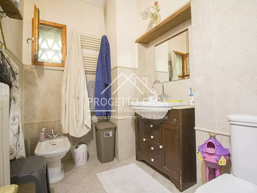 Immagine 18 di Casa indipendente in vendita  in VIA DI CACETTO a Pietrasanta