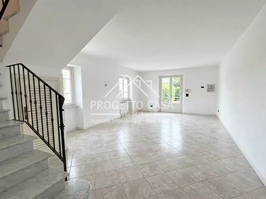 Immagine 4 di Casa indipendente in vendita  in VIA DUCA DELLA VITTORIA a Pietrasanta