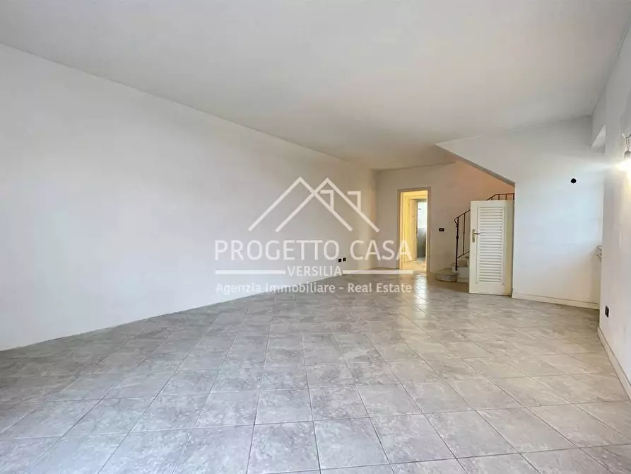 Immagine 6 di Casa indipendente in vendita  in VIA DUCA DELLA VITTORIA a Pietrasanta