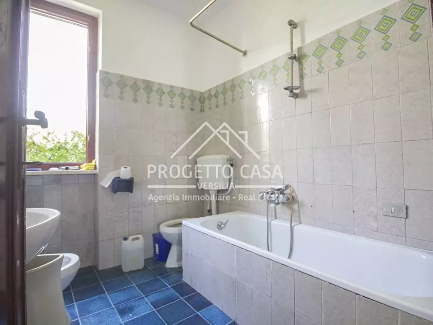 Immagine 19 di Appartamento in vendita  in VIA BRUNELLESCHI a Camaiore
