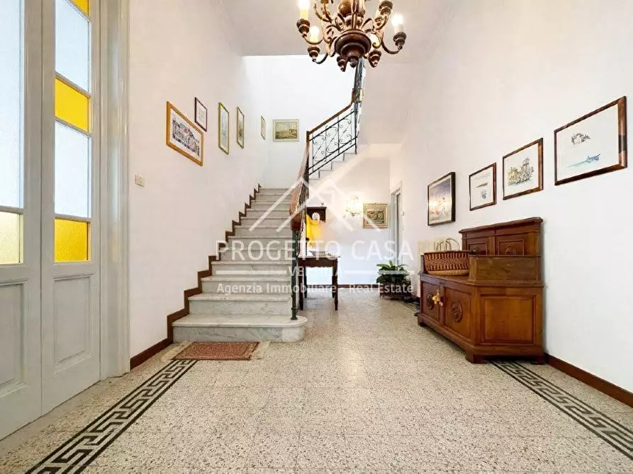 Immagine 3 di Casa indipendente in vendita  in VIA PISTELLI a Camaiore
