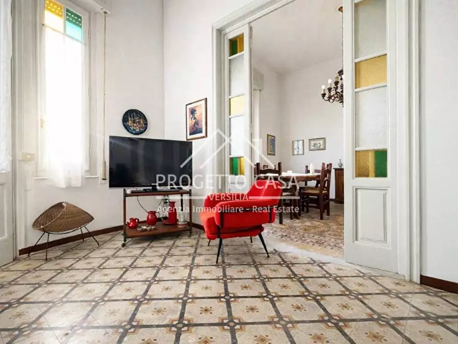 Immagine 5 di Casa indipendente in vendita  in VIA PISTELLI a Camaiore