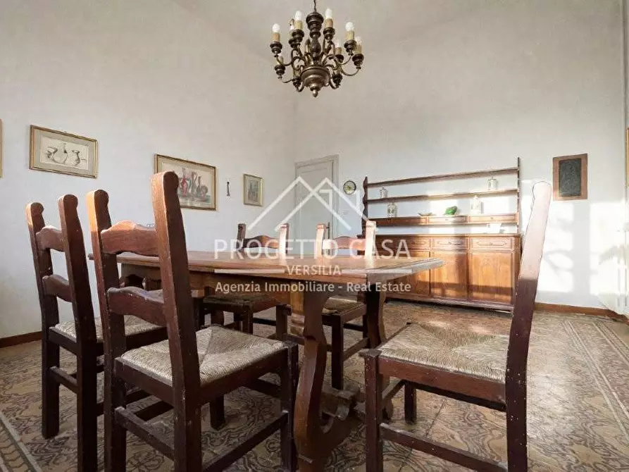 Immagine 8 di Casa indipendente in vendita  in VIA PISTELLI a Camaiore
