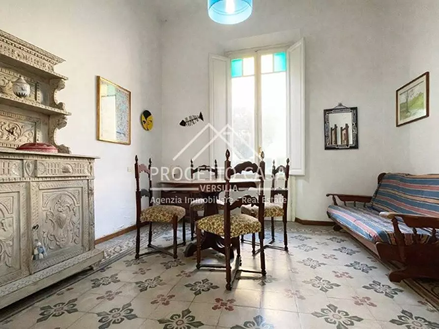 Immagine 10 di Casa indipendente in vendita  in VIA PISTELLI a Camaiore