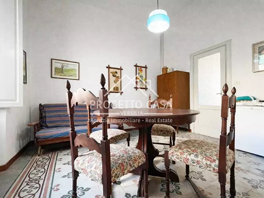 Immagine 12 di Casa indipendente in vendita  in VIA PISTELLI a Camaiore
