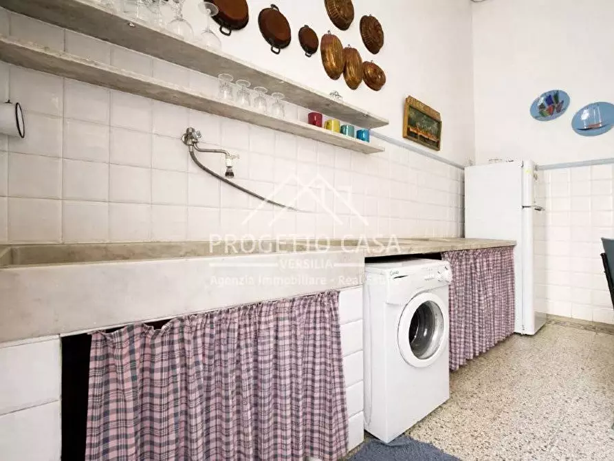 Immagine 15 di Casa indipendente in vendita  in VIA PISTELLI a Camaiore