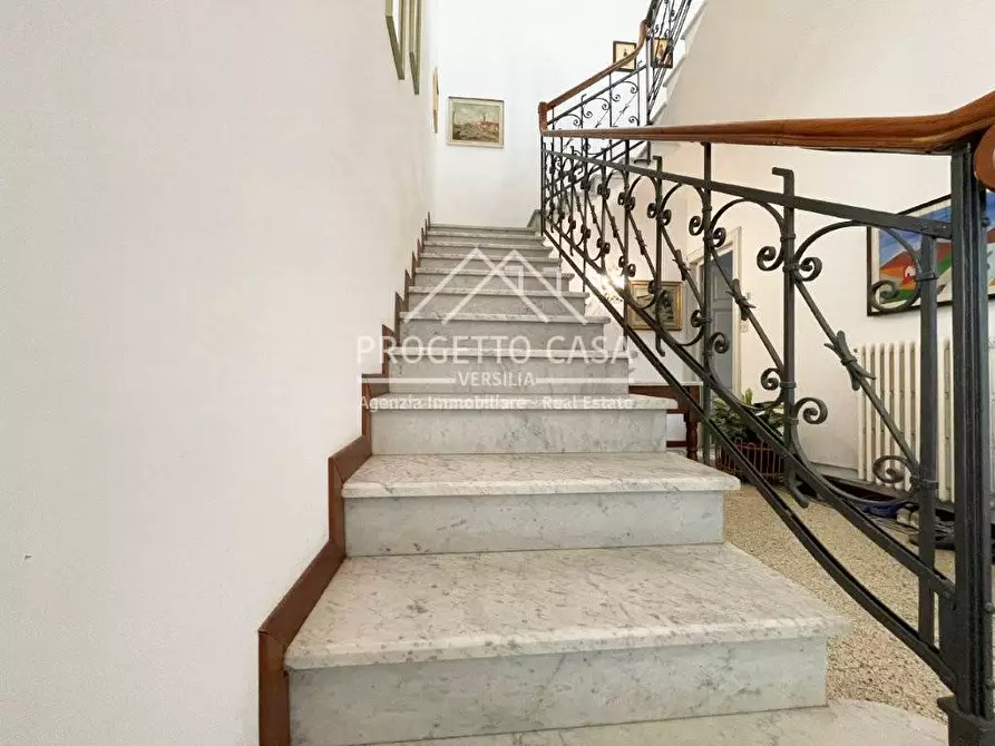 Immagine 16 di Casa indipendente in vendita  in VIA PISTELLI a Camaiore
