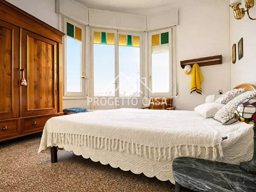 Immagine 21 di Casa indipendente in vendita  in VIA PISTELLI a Camaiore