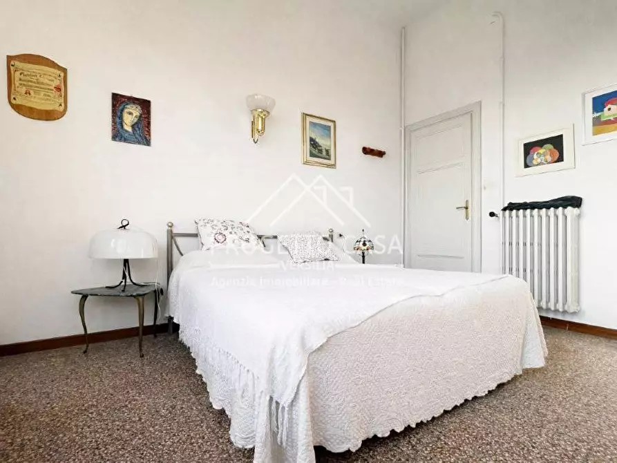 Immagine 23 di Casa indipendente in vendita  in VIA PISTELLI a Camaiore