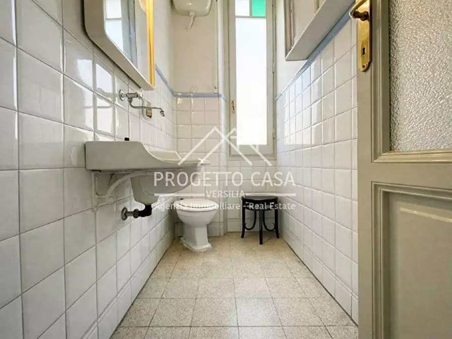 Immagine 29 di Casa indipendente in vendita  in VIA PISTELLI a Camaiore