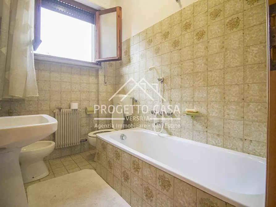 Immagine 23 di Casa indipendente in vendita  in VIA NAZZARIO SAURO TORRE DEL LAGO a Viareggio