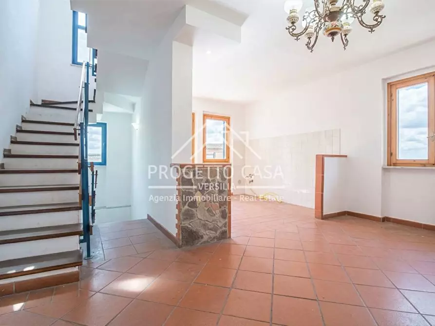 Immagine 2 di Casa indipendente in vendita  in VIA ELETTICA a Viareggio