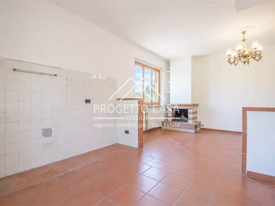 Immagine 8 di Casa indipendente in vendita  in VIA ELETTICA a Viareggio
