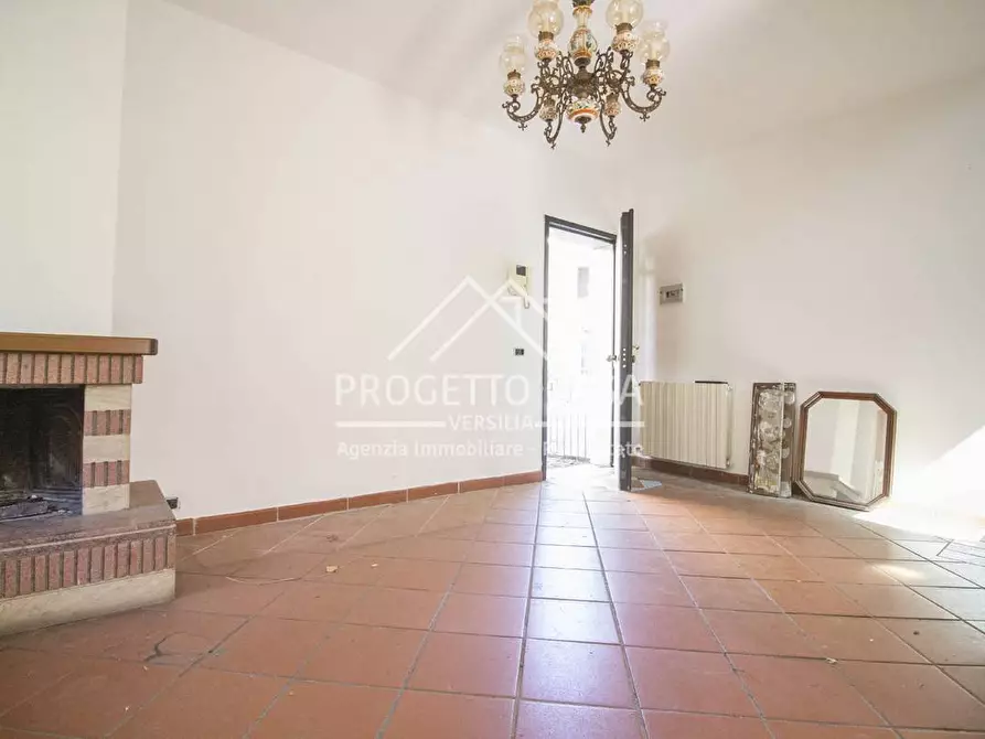 Immagine 9 di Casa indipendente in vendita  in VIA ELETTICA a Viareggio