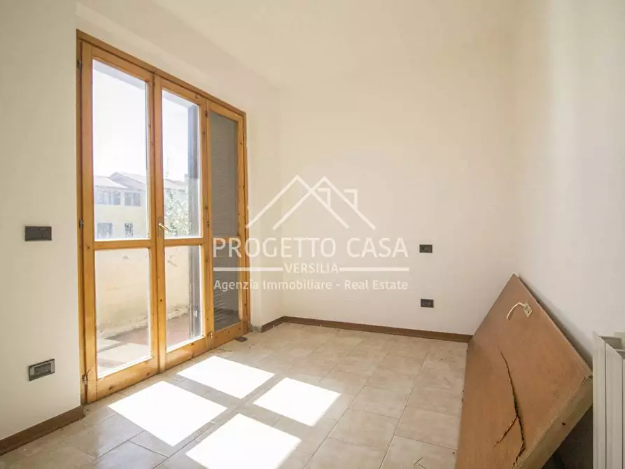 Immagine 11 di Casa indipendente in vendita  in VIA ELETTICA a Viareggio