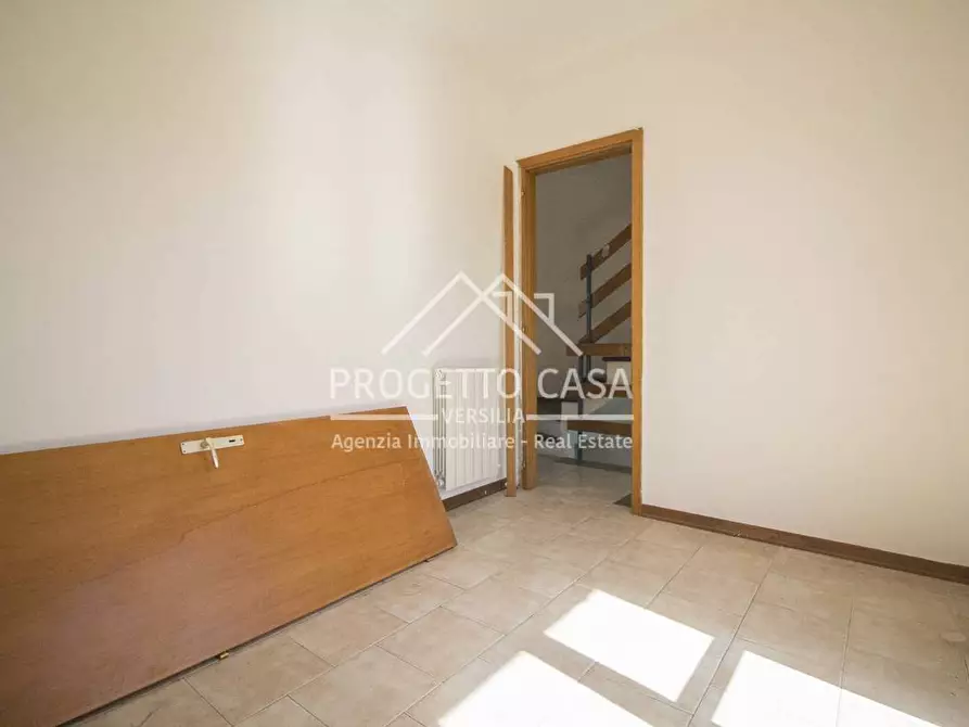 Immagine 15 di Casa indipendente in vendita  in VIA ELETTICA a Viareggio