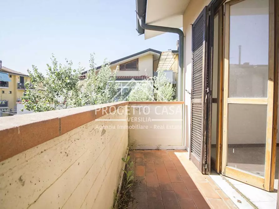 Immagine 16 di Casa indipendente in vendita  in VIA ELETTICA a Viareggio