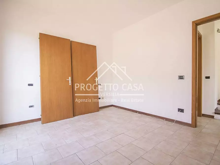 Immagine 19 di Casa indipendente in vendita  in VIA ELETTICA a Viareggio