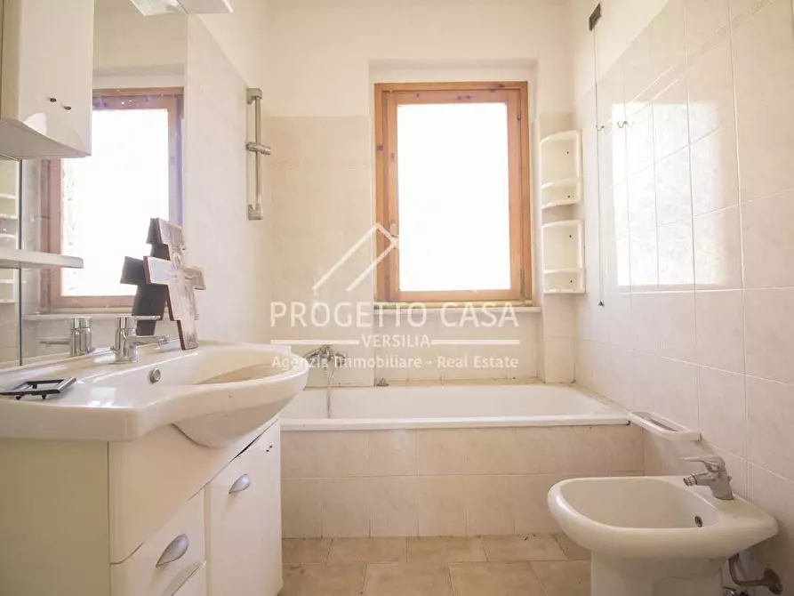 Immagine 24 di Casa indipendente in vendita  in VIA ELETTICA a Viareggio