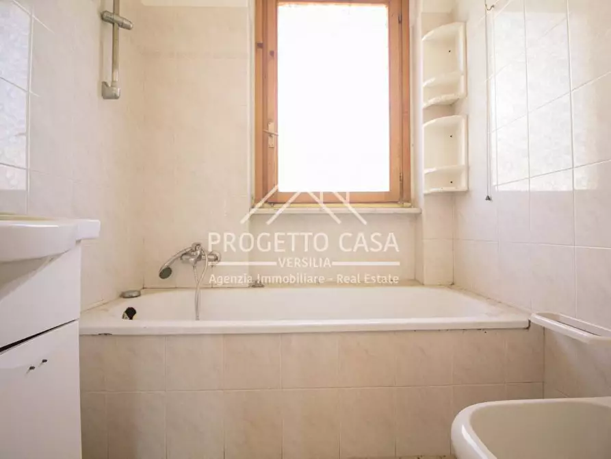 Immagine 26 di Casa indipendente in vendita  in VIA ELETTICA a Viareggio