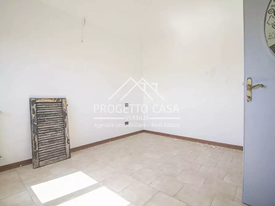 Immagine 28 di Casa indipendente in vendita  in VIA ELETTICA a Viareggio