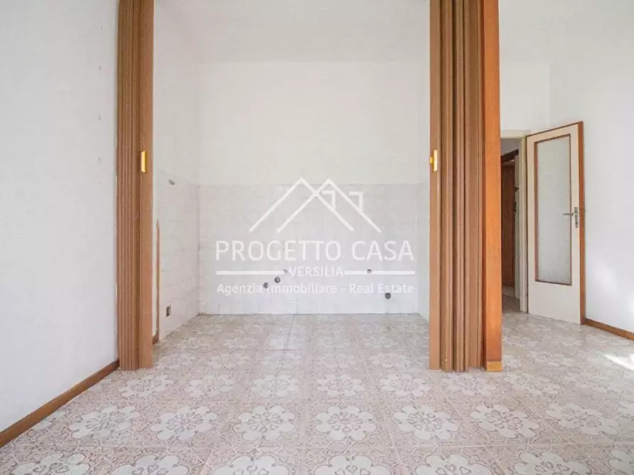 Immagine 5 di Appartamento in vendita  in VIA ROSETO a Camaiore