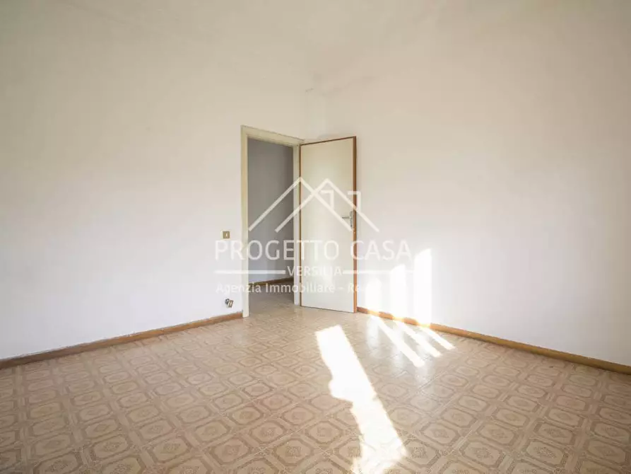 Immagine 9 di Appartamento in vendita  in VIA ROSETO a Camaiore